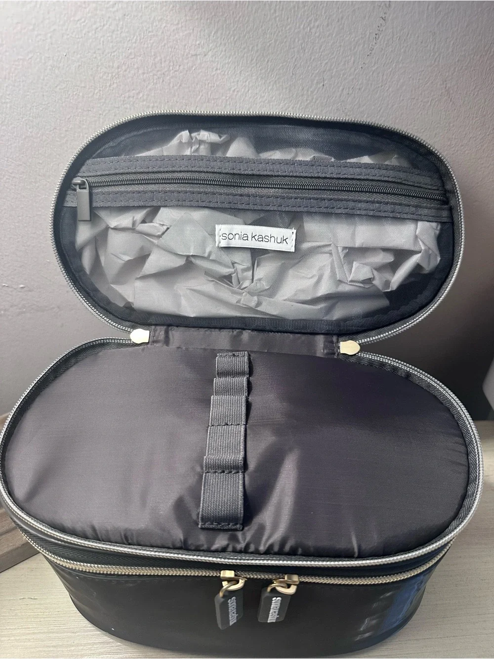 Sonia Kashuk Glossy Black Cosmetic Train Case - Picture 5 of 6